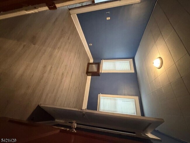 Building Photo - 99 Cedar Ave