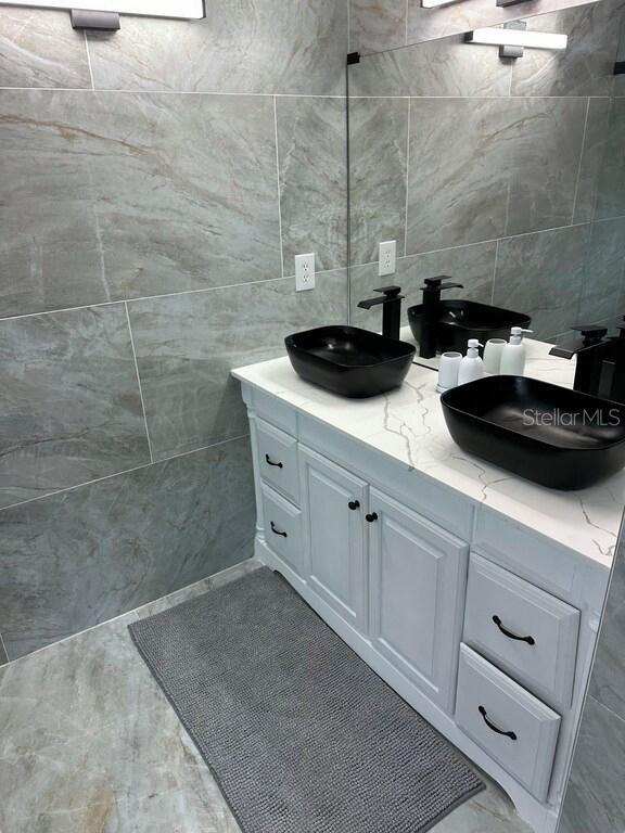 Building Photo - 8804 Bay Vista Ct