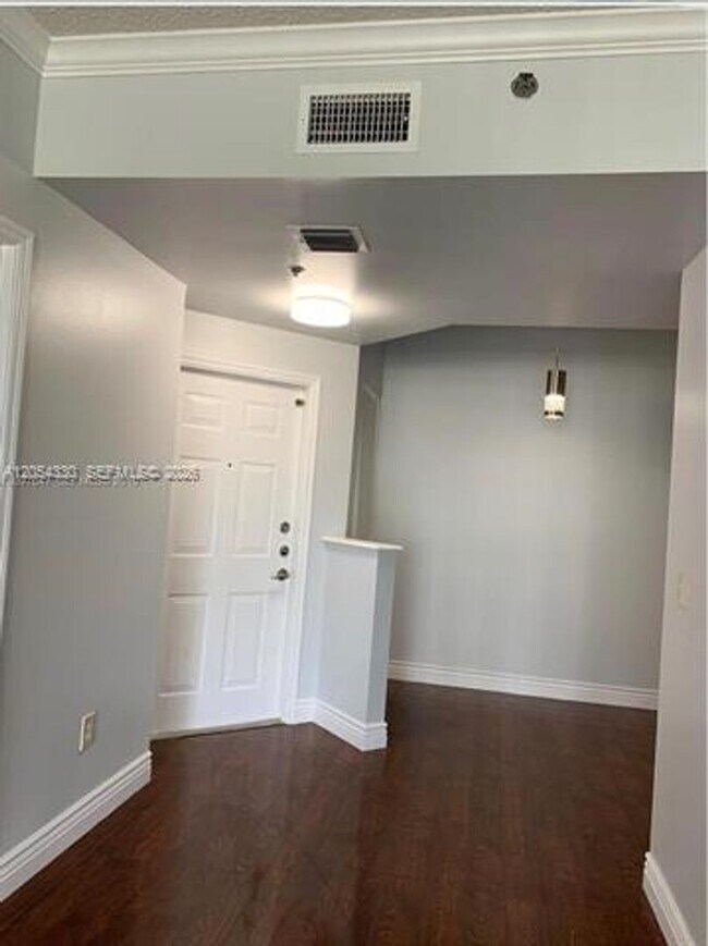 Building Photo - 3175 NE 184th St