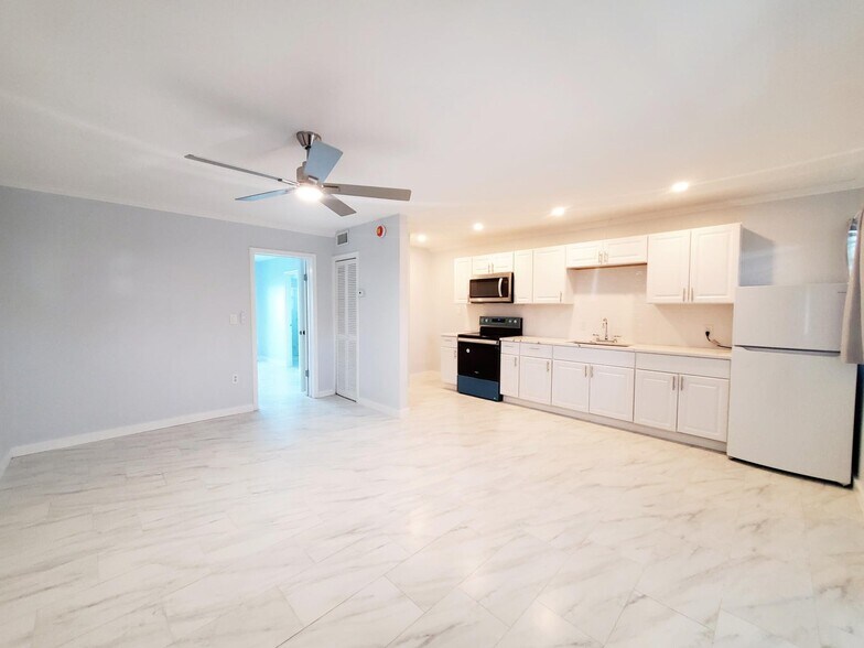 Building Photo - 201 Coppitt Rd