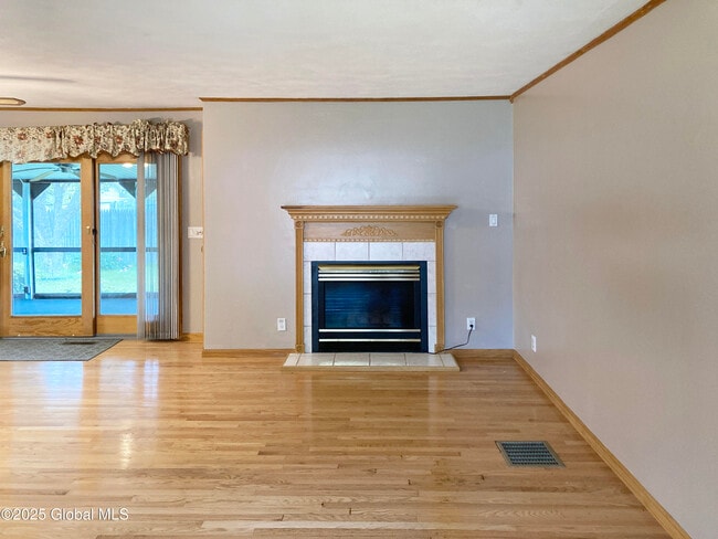 Building Photo - 11 Keyes St