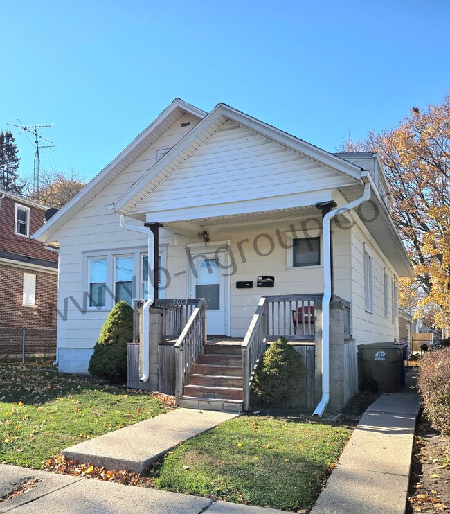 Primary Photo - 5004 28th Ave