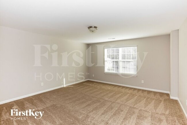 Building Photo - 608 Hunley St