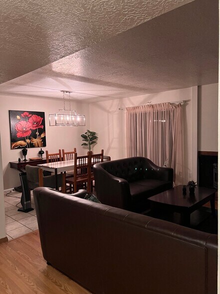 Building Photo - 628 Marquis Ct NE