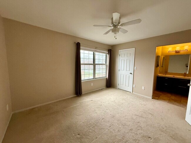 Building Photo - 3496 Burbank Dr