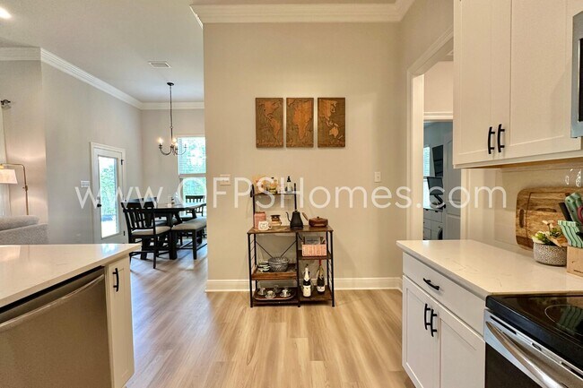 Building Photo - 4601 Jayhawk Dr
