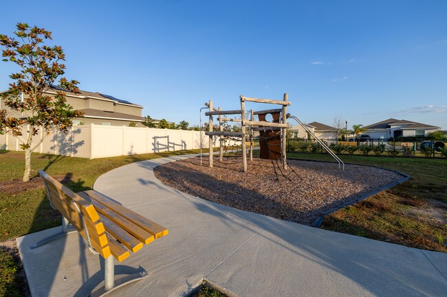 Building Photo - 5071 Four Strand Ct