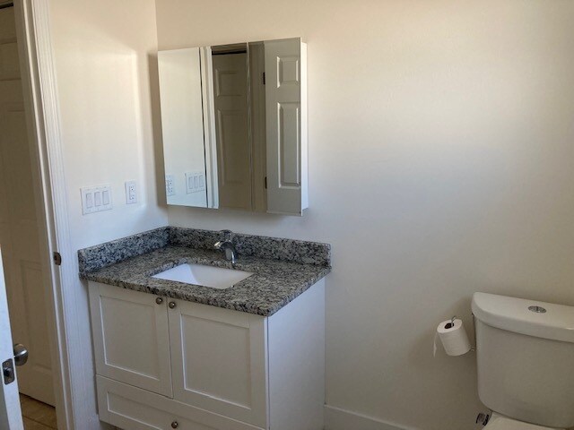 Building Photo - 512 SW 8th Pl