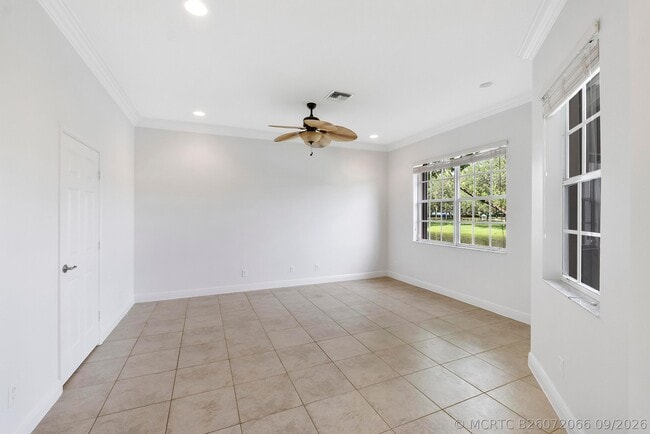Building Photo - 3505 Lakeside Dr