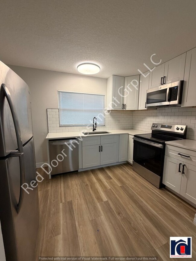 Building Photo - **MOVE IN SPECIAL** Renovated Spacious 2/2~w/All-in One Washer/Dryer & New AC~Deland