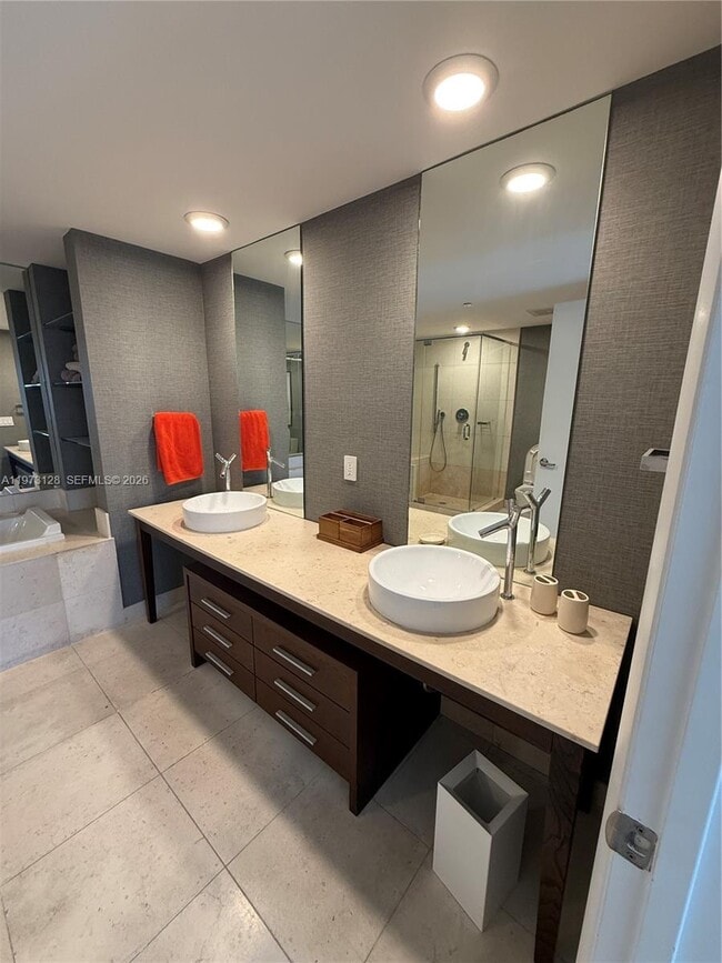 Building Photo - 465 Brickell Ave