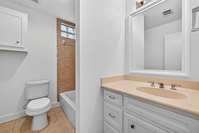Building Photo - 2710 Hullsmith Dr