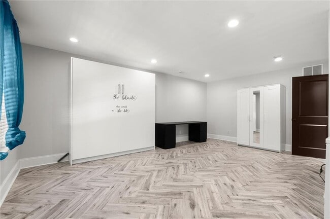 Building Photo - 5583 Julian Pl