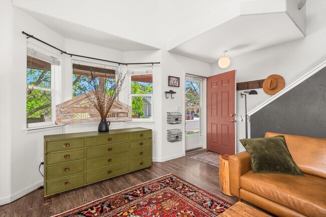 Building Photo - Prime Location | Spacious 4BD Home with El...