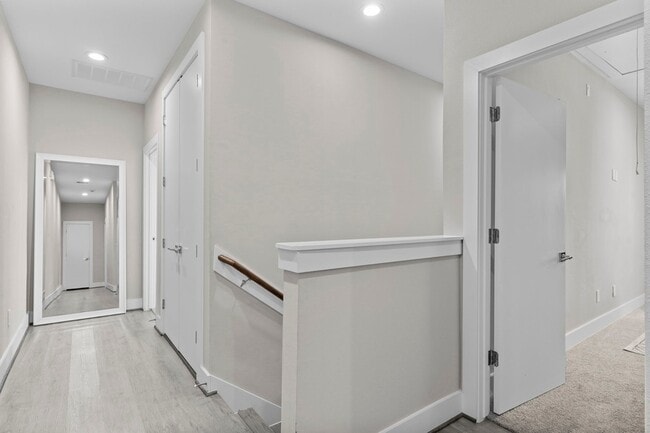 Building Photo - 851 Prosper St