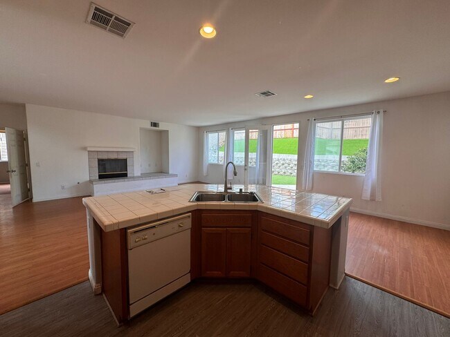 Building Photo - Spacious 5-Bedroom Home in Sought-After Vi...