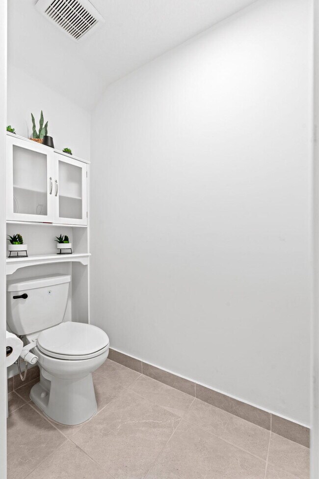 Building Photo - 4370 Pond Lily Ln