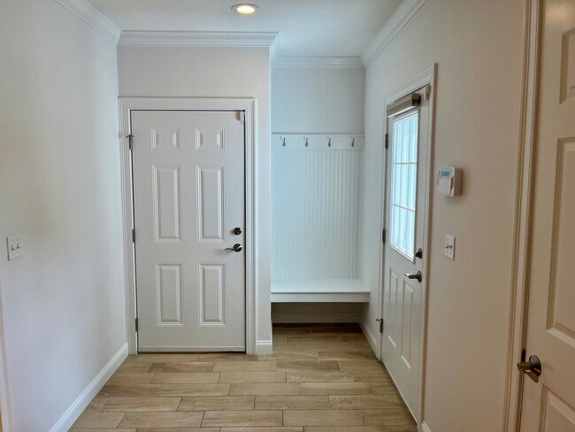 Building Photo - Lawton Lane Management