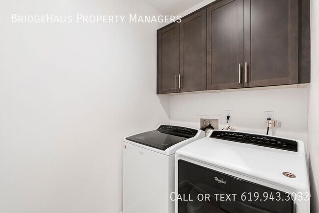 Building Photo - 1212 Via Lucero
