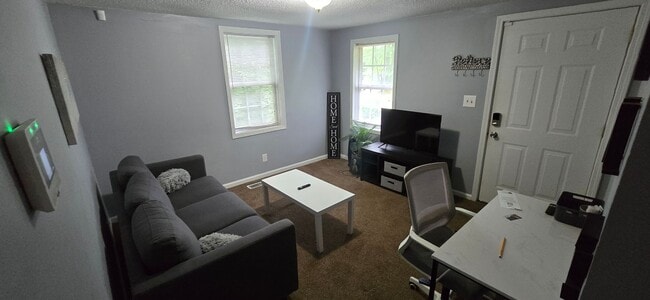 Building Photo - Ranch in Lexington
