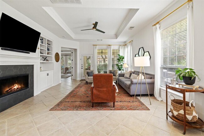 Building Photo - 209 The Hills Dr