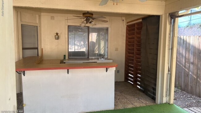 Building Photo - 3911 Firethorn Dr