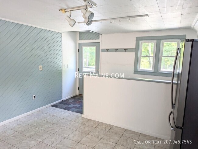 Building Photo - 54 Penobscot St