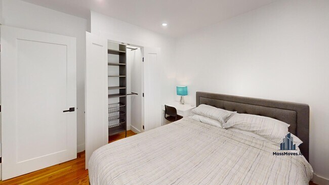 Building Photo - 36 Shepard St