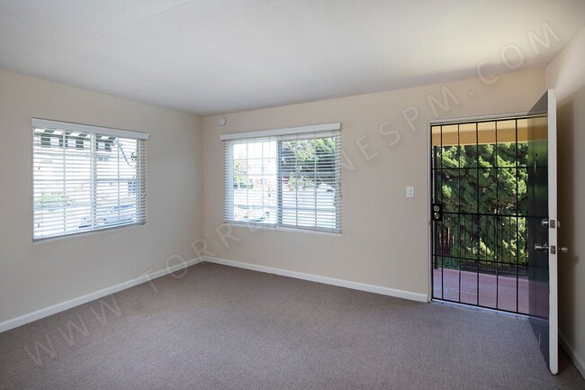 Building Photo - *OPEN HOUSE: 5/4 3-4PM* 2BR in Pacific Bea...