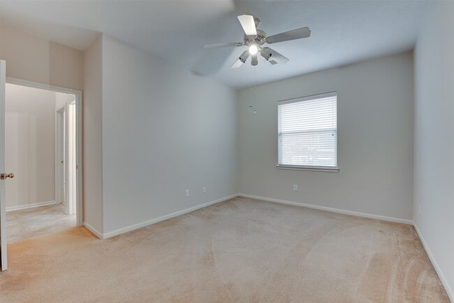 Building Photo - 1903 Blue Water Bay Dr