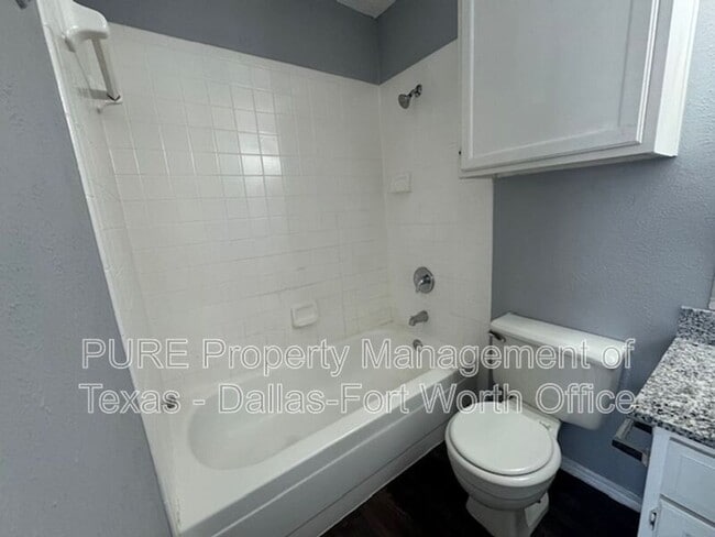 Building Photo - 4004 W Pioneer Dr