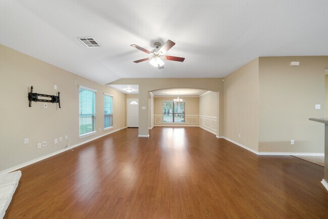 Building Photo - 10711 Buck Park