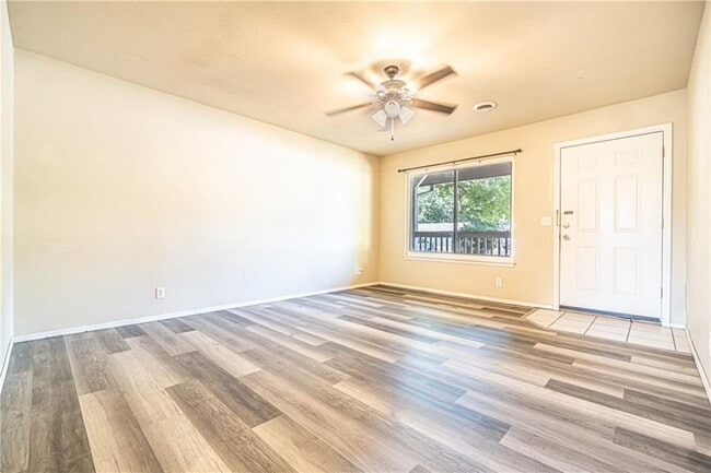 Building Photo - 1506 W Janda Dr