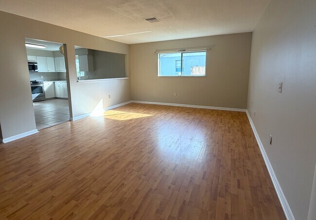 Building Photo - 232 Babson Dr
