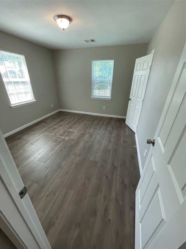 Building Photo - 3211 Retta St