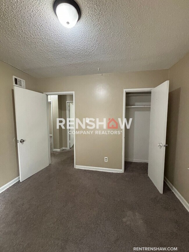 Building Photo - Text the Leasing Team at 901-820-4367 to s...
