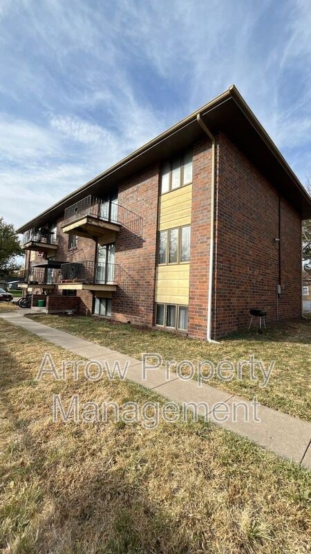 Building Photo - 424 N 4th St