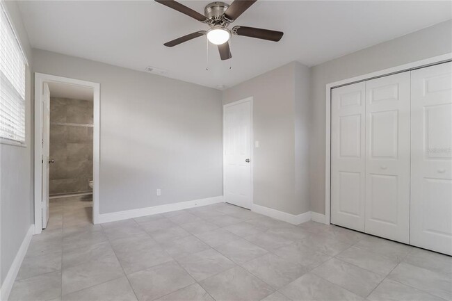 Building Photo - 2844 Oak Lea Dr