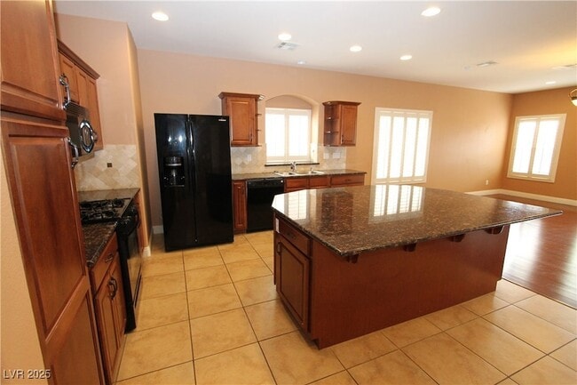 Building Photo - 9528 Victory Garden Ave