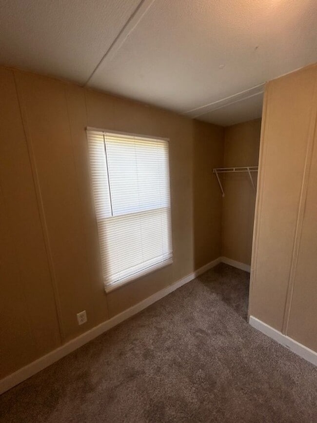 Building Photo - 2-bedroom, 2-bath mobile home