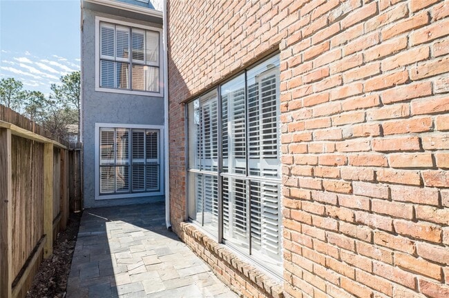 Building Photo - 3200 S Gessner Rd