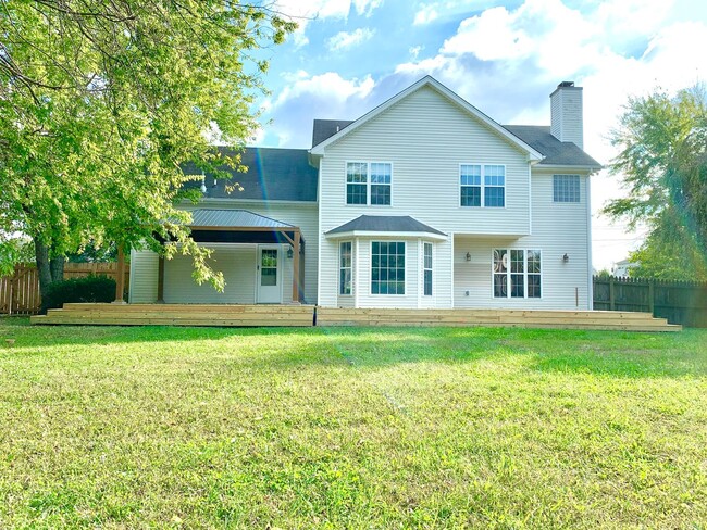 Building Photo - 2553 Emerald Ct
