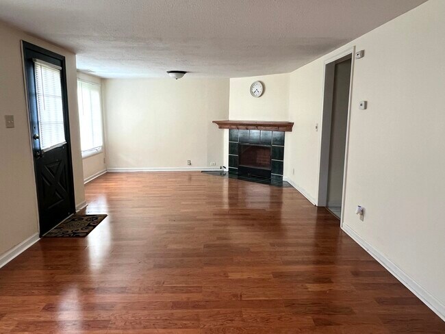 Building Photo - 2313 Caton Farm Rd