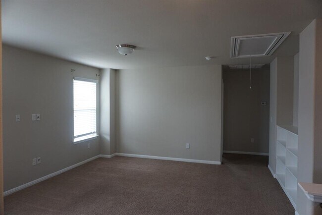 Building Photo - 268 Wapiti Rd