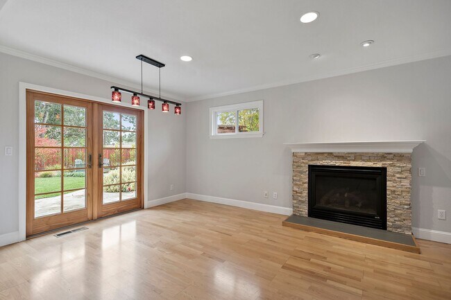 Building Photo - Beautiful 4/2 Executive Home with Cupertin...