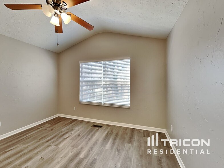 Building Photo - 102 Yocum Dr