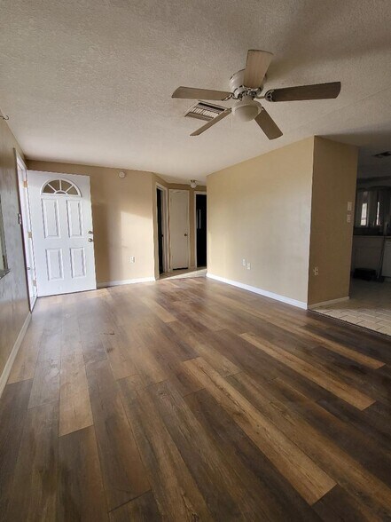 Livingroom - 1440 Brixton Ln