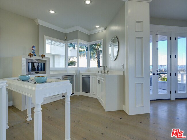 Building Photo - 7800 Veragua Dr