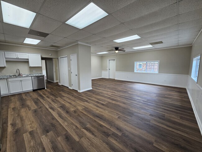 Building Photo - 1198 Holly Springs Rd