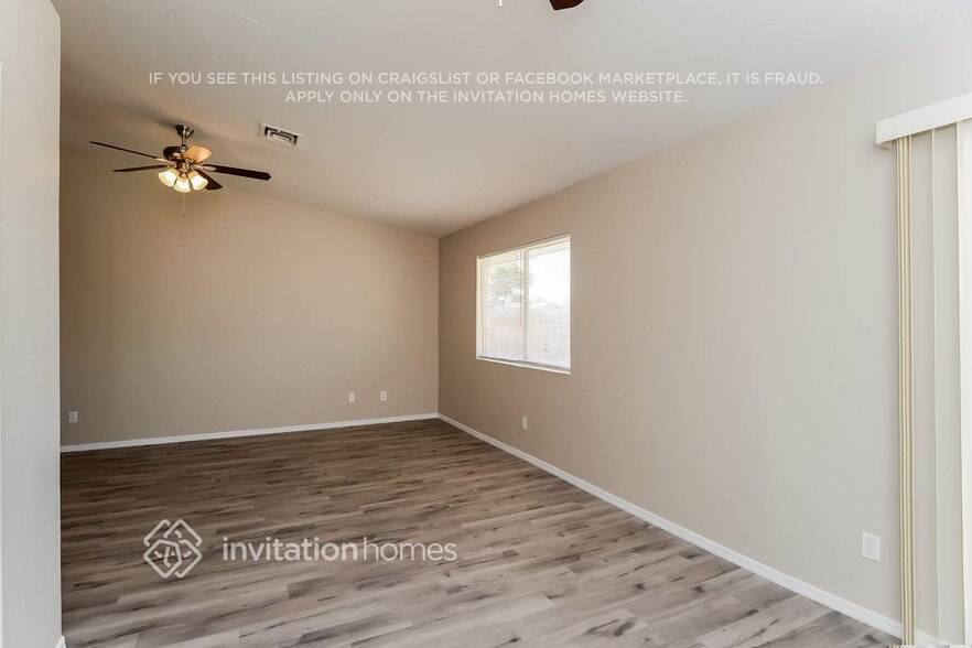 Building Photo - 491 E Mesquite Ave